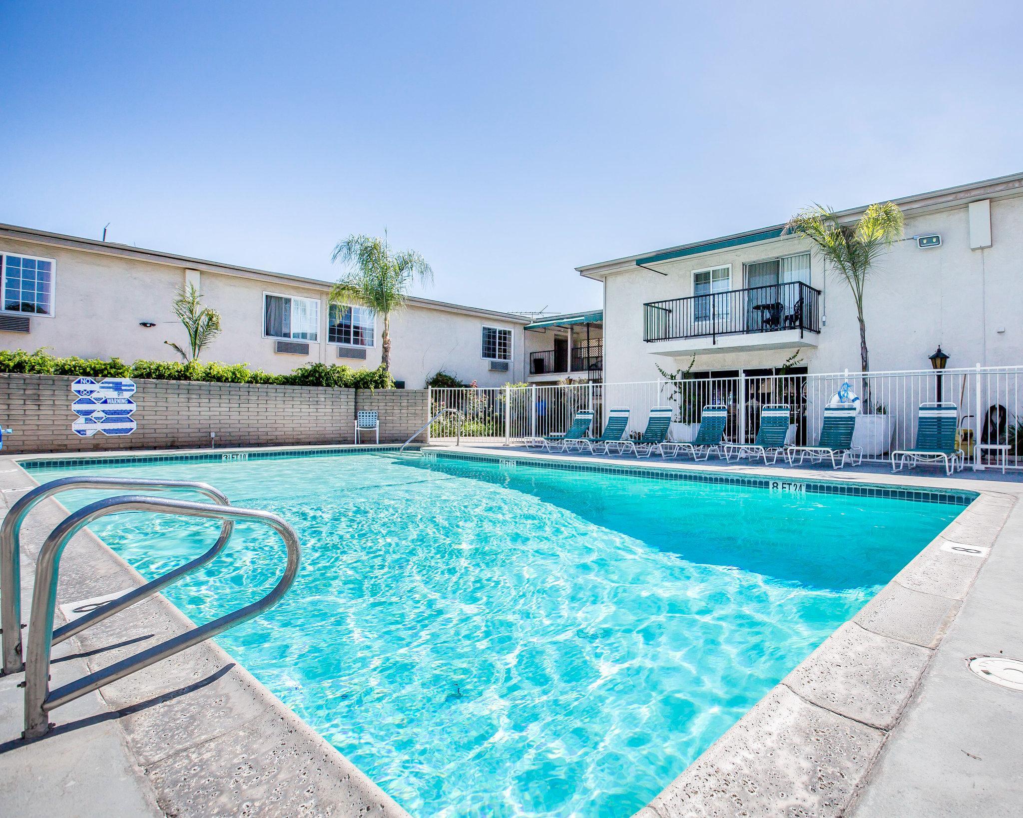 Rodeway Inn Near Maingate Knott'S Buena Park Bagian luar foto
