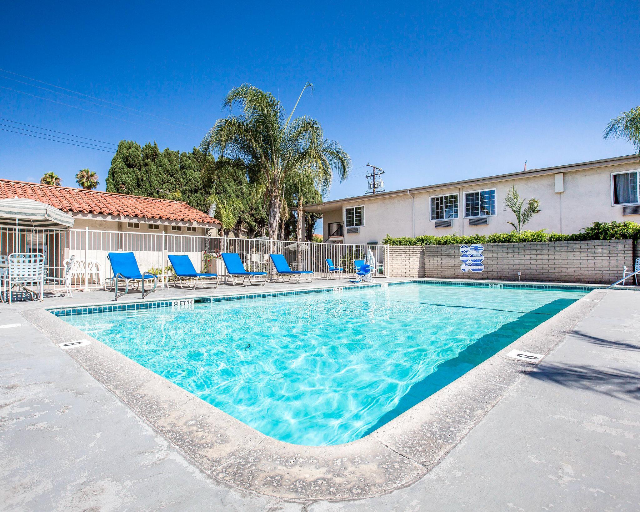 Rodeway Inn Near Maingate Knott'S Buena Park Bagian luar foto