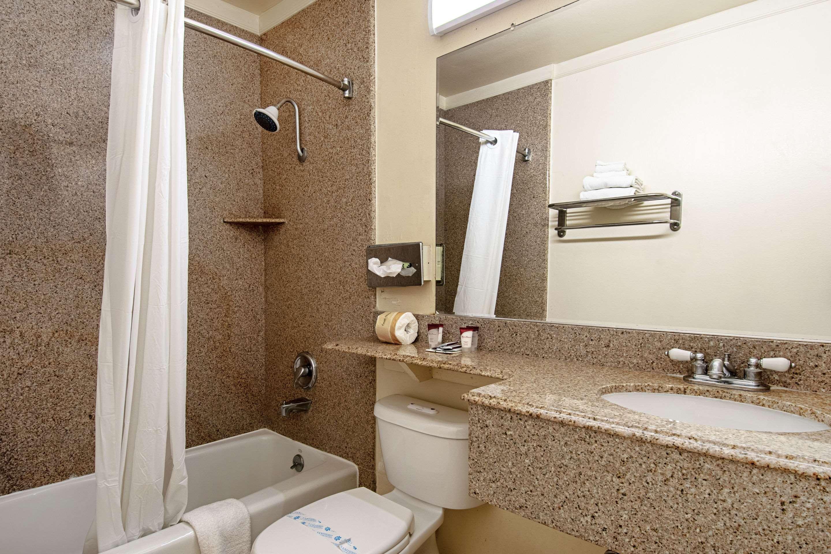 Rodeway Inn Near Maingate Knott'S Buena Park Bagian luar foto