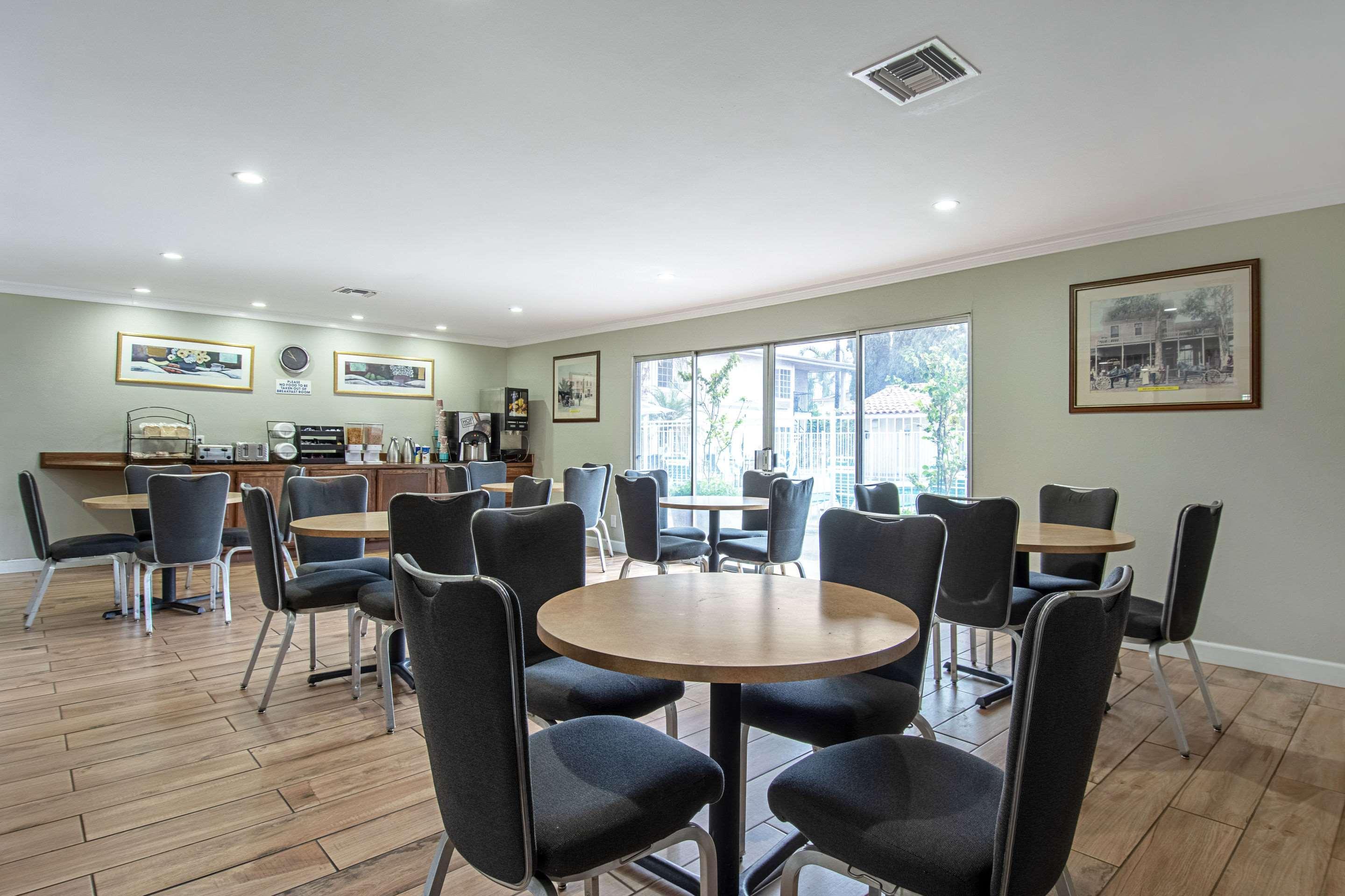 Rodeway Inn Near Maingate Knott'S Buena Park Bagian luar foto