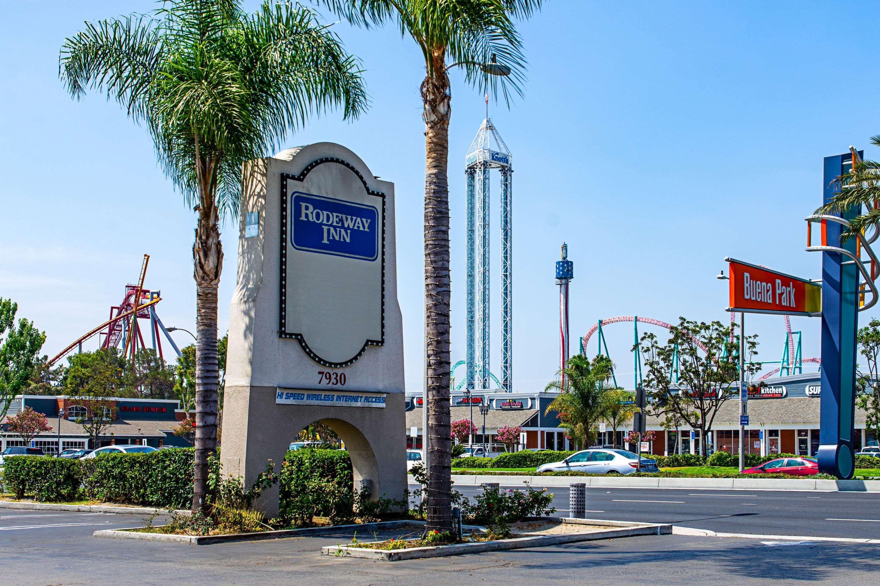 Rodeway Inn Near Maingate Knott'S Buena Park Bagian luar foto