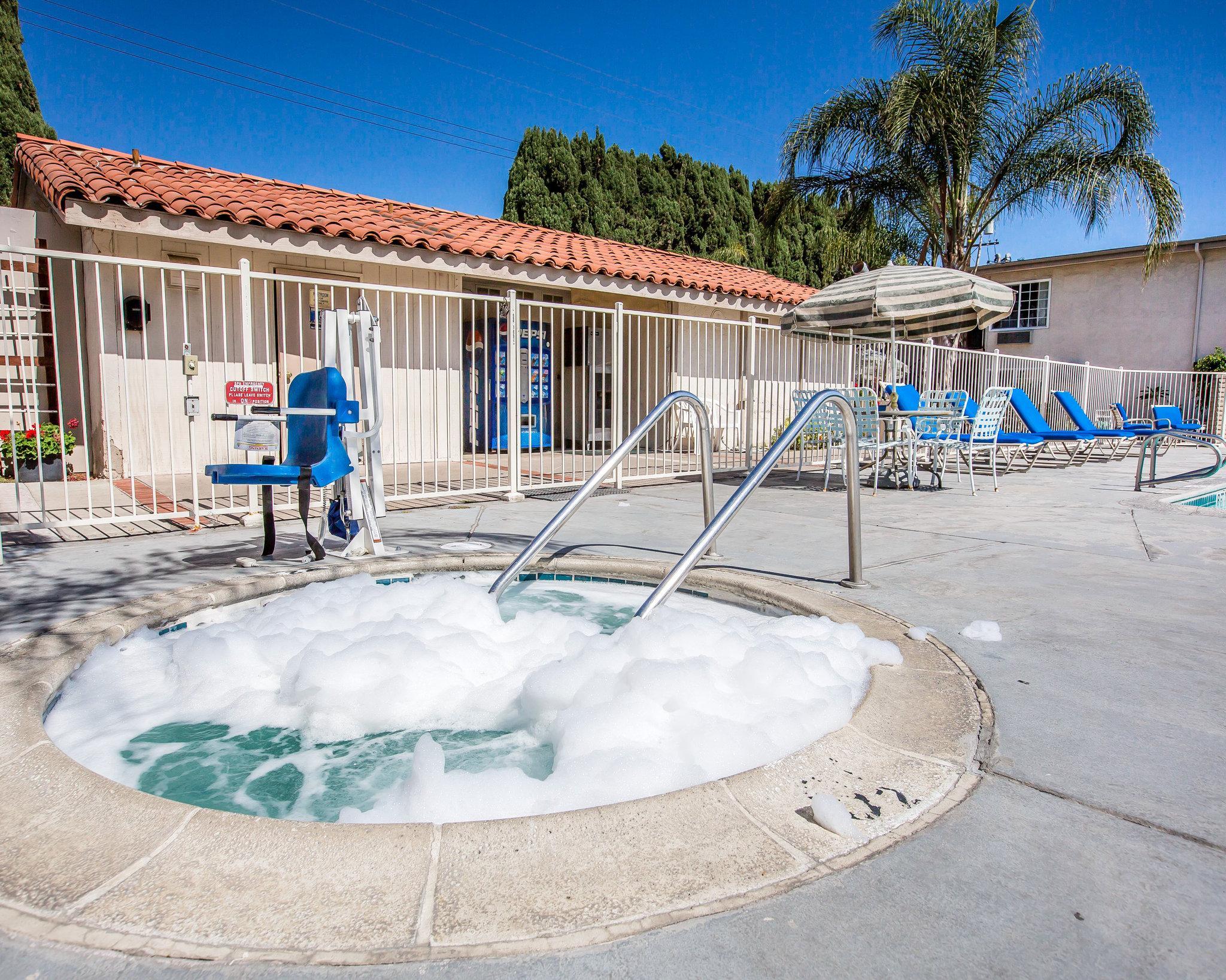 Rodeway Inn Near Maingate Knott'S Buena Park Bagian luar foto