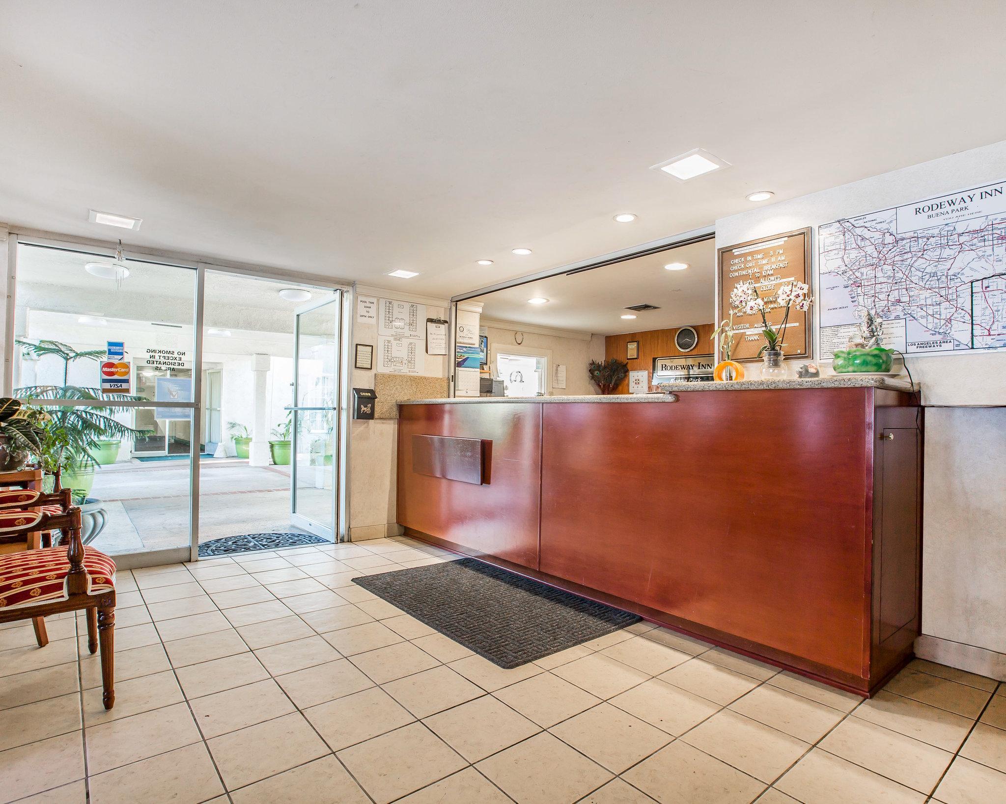Rodeway Inn Near Maingate Knott'S Buena Park Bagian luar foto