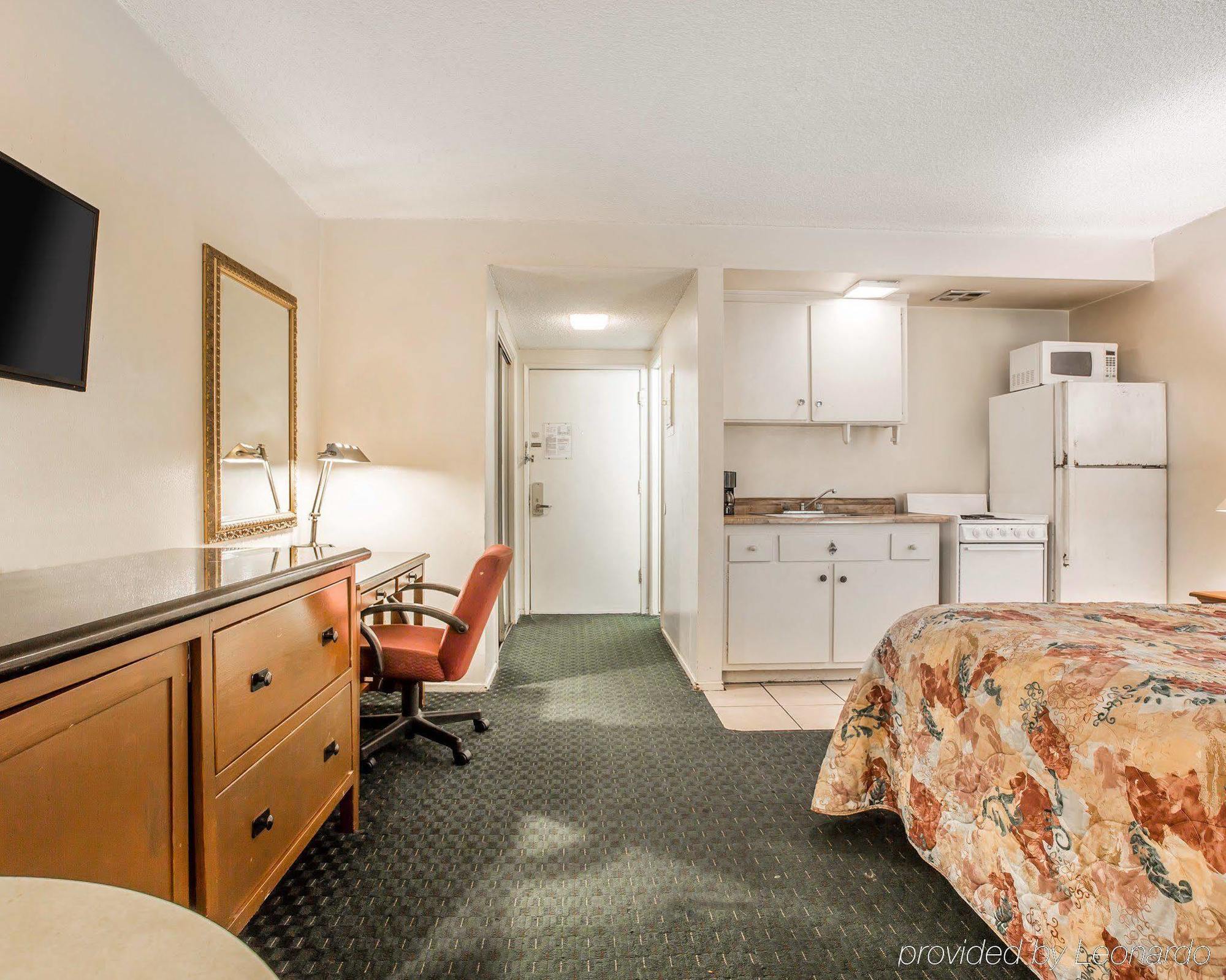 Rodeway Inn Near Maingate Knott'S Buena Park Bagian luar foto